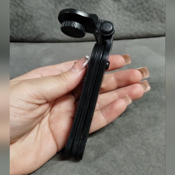 Mini Foldable Tri Pod - Picture 4 of 4